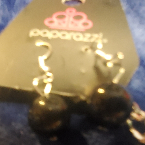 Paparazzi black and gold necklace with matching dangle earring - Picture 2 of 4